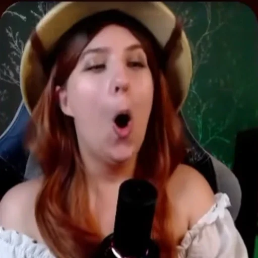 😮